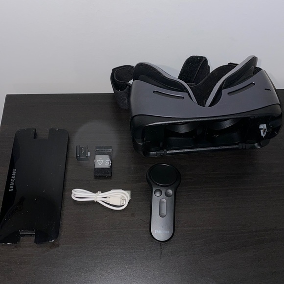 Samsung virtual reality - Picture 2 of 2